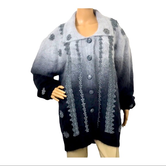 Christie of California Jackets & Blazers - Christie of California Women’s Gray Top Jacket, Large.